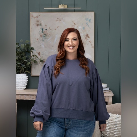 NWT Bubble Long Sleeve Round Neck Raw Hemmed Top - Picture 5 of 10